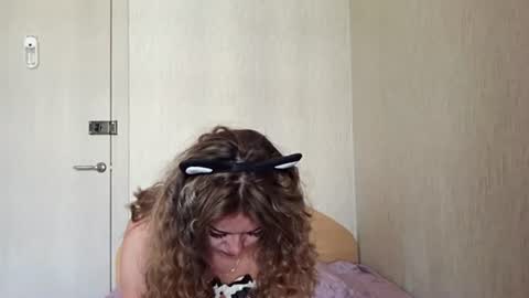Snapshot of letitiamagett chatting on 07.10.26 Emily online show from 07.10.26