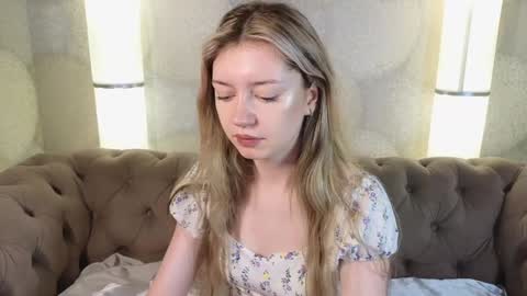 Snapshot of lettablush chatting on 01.09.25 letta online show from 01.09.25