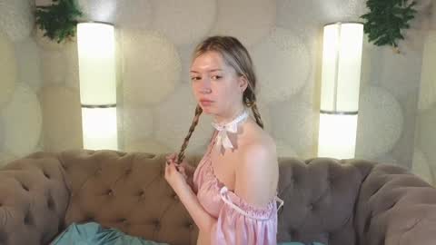 Snapshot of lettablush chatting on 01.10.25 letta online show from 01.10.25