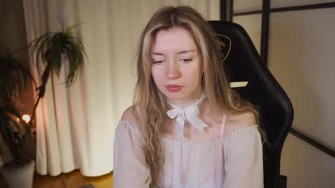 Snapshot of lettablush chatting on 01.24.25 letta online show from 01.24.25