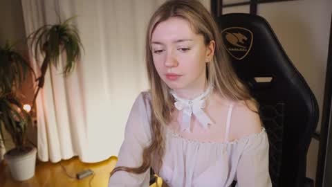 Snapshot of lettablush chatting on 01.24.25 letta online show from 01.24.25