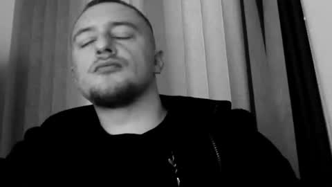 Snapshot of lev1ngston chatting on 12.16.25 lev1ngston online show from 12.16.25