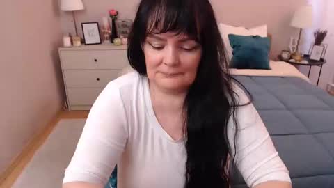 Snapshot of leveme2night chatting on 01.27.25 Mary online show from 01.27.25