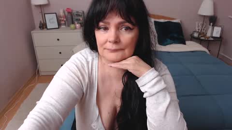 Snapshot of leveme2night chatting on 03.01.25 Mary online show from 03.01.25