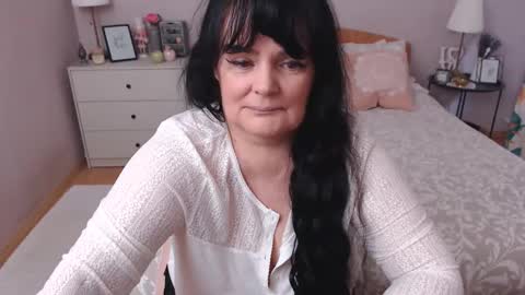 Snapshot of leveme2night chatting on 10.01.25 Mary online show from 10.01.25