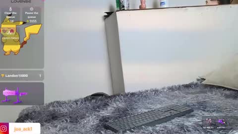 Levi  online show from 01.25.25