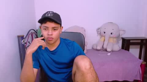 Snapshot of levii_7 chatting on 10.06.25 0600AM-1200PM - online show from 10.06.25