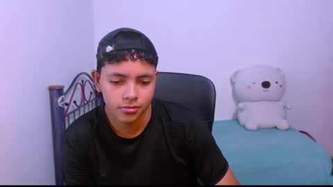 Snapshot of levii_7 chatting on 11.03.25 0600AM-1200PM - online show from 11.03.25