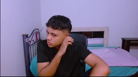 Snapshot of levii_7 chatting on 11.06.25 0600AM-1200PM - online show from 11.06.25