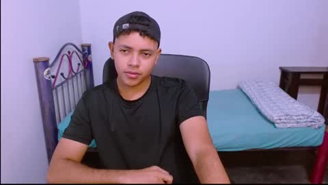 Snapshot of levii_7 chatting on 11.07.25 0600AM-1200PM - online show from 11.07.25