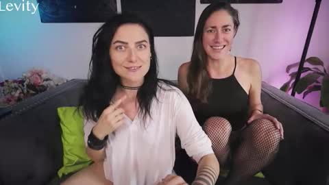 Snapshot of levity_opossum chatting on 10.14.25 Levity online show from 10.14.25