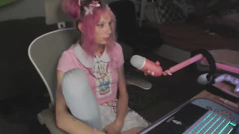 Snapshot of lewdy_booty chatting on 10.18.25 lewdy booty online show from 10.18.25