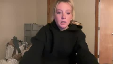 Snapshot of lexaarose05 chatting on 03.12.25 lexisRose online show from 03.12.25