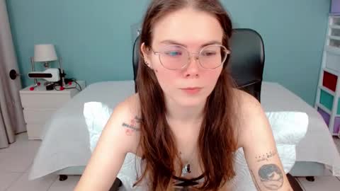 Snapshot of lexalove_doll chatting on 10.13.25 Lexas Room online show from 10.13.25