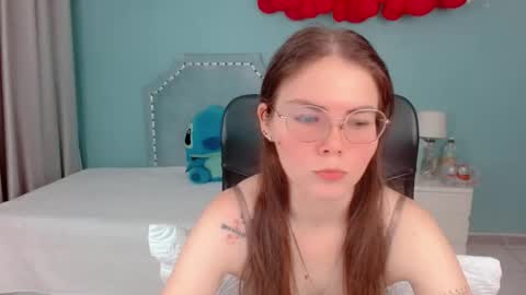 Snapshot of lexalove_doll chatting on 10.28.25 Lexas Room online show from 10.28.25