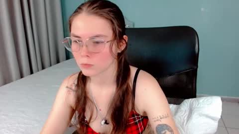 Snapshot of lexalove_doll chatting on 10.29.25 Lexas Room online show from 10.29.25