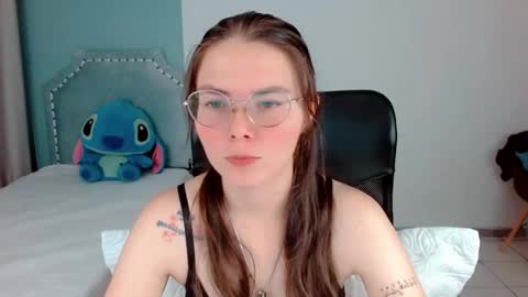 Snapshot of lexalove_doll chatting on 11.06.25 Lexas Room online show from 11.06.25