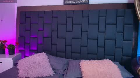 Lexi Howard  online show from 10.18.25