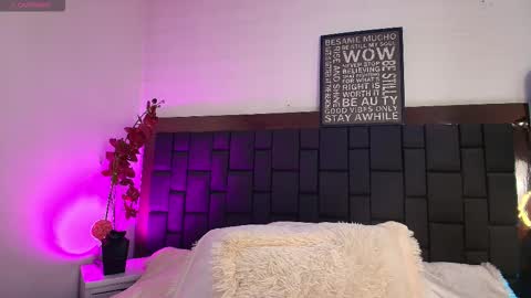 Lexi Howard  online show from 12.15.25