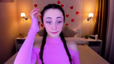 Snapshot of lexi_split chatting on 02.15.25 Lexi GTM2 MonWedThurSatSun 1000am-400pm online show from 02.15.25