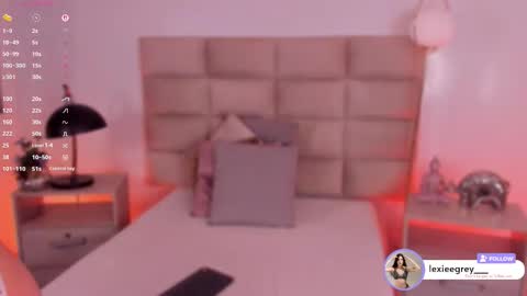 Snapshot of lexiee_grey_ chatting on 11.04.25 Lexie online show from 11.04.25