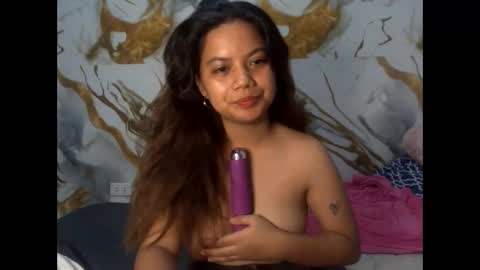 Snapshot of lexielar chatting on 05.19.26 LEXIE online show from 05.19.26