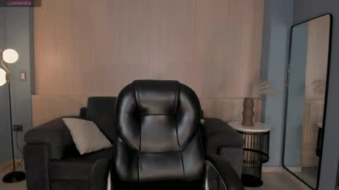 Lexie  online show from 04.15.26