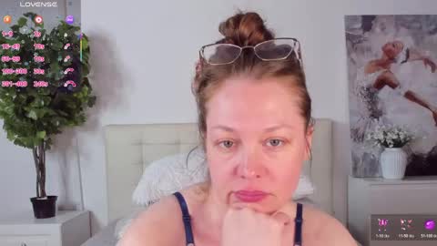 Lexi online show from 05.10.26