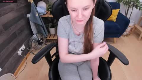 Snapshot of lexihoward chatting on 02.10.25 Lexi online show from 02.10.25