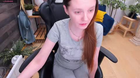 Snapshot of lexihoward chatting on 03.12.25 Lexi online show from 03.12.25