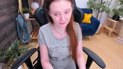 Snapshot of lexihoward chatting on 03.12.25 Lexi online show from 03.12.25