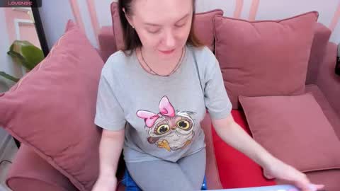 Snapshot of lexihoward chatting on 10.14.25 Lexi online show from 10.14.25