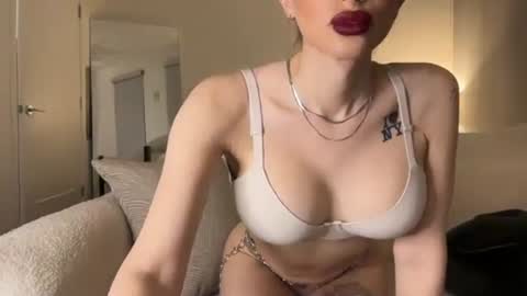 Snapshot of lexii_23 chatting on 10.13.25 Sexy Lexi online show from 10.13.25