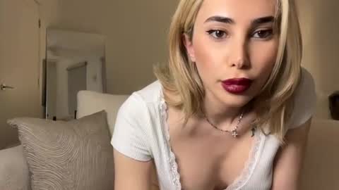 Snapshot of lexii_23 chatting on 10.17.25 Sexy Lexi online show from 10.17.25