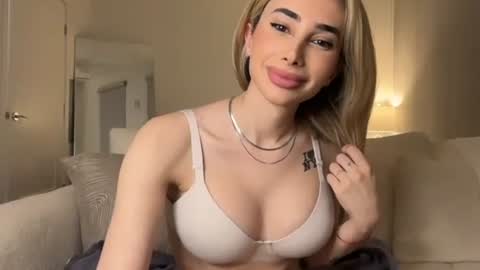 Snapshot of lexii_23 chatting on 11.05.25 Sexy Lexi online show from 11.05.25