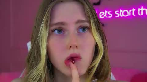 Snapshot of lexireadway chatting on 11.01.25 Lexi online show from 11.01.25