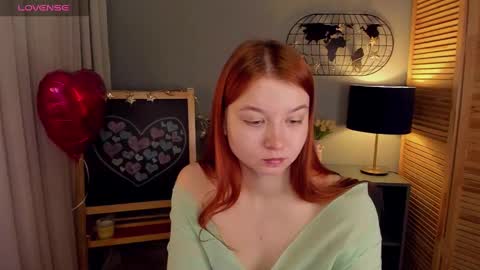 Snapshot of lexxxyone chatting on 02.19.25 lexxxyone online show from 02.19.25