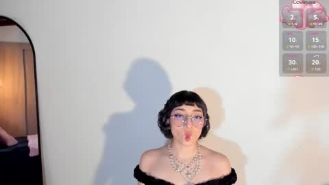 Snapshot of lexy_bluu chatting on 11.19.25 Lexy online show from 11.19.25