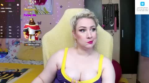 Snapshot of lexygold chatting on 10.18.25 Lexy online show from 10.18.25