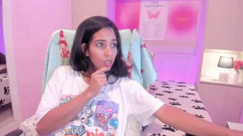 L I A  online show from 10.11.25