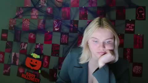 Leyla online show from 10.08.25