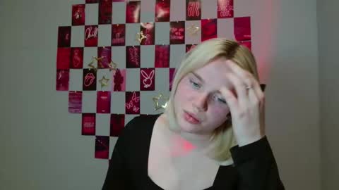 Leyla online show from 11.21.25