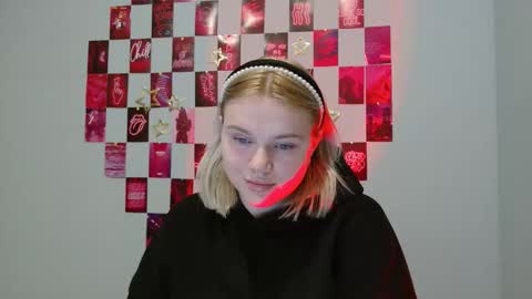 Leyla online show from 11.27.25