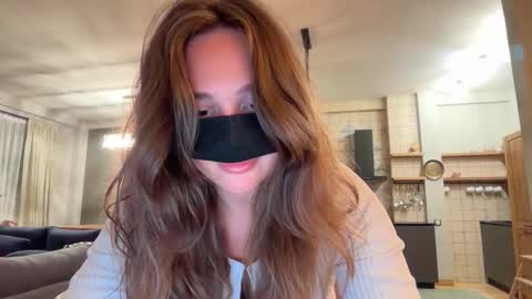 Leyla online show from 09.11.25