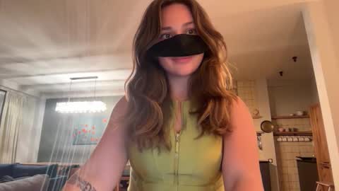 Leyla online show from 09.13.25