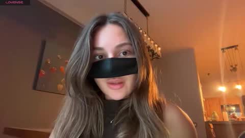 Leyla online show from 09.30.25