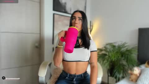 INSTA leylasteel model         online show from 10.14.25