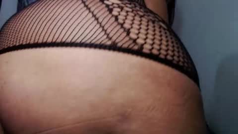 Snapshot of leyli_ass chatting on 10.12.25 leyli_ass online show from 10.12.25