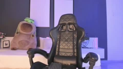 Snapshot of leyli_doll chatting on 11.13.25 Leyli Doll online show from 11.13.25