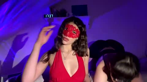 Leyla and Mia online show from 02.13.26